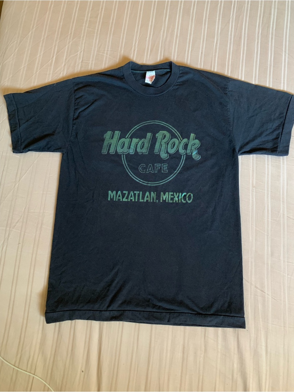 Vintage single stitch Hard Rock Cafe Mazatlan Mexico with super special tag #y2k